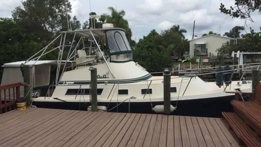 Albin Marine command bridge