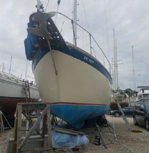 Gulfstar center cockpit mototsailer