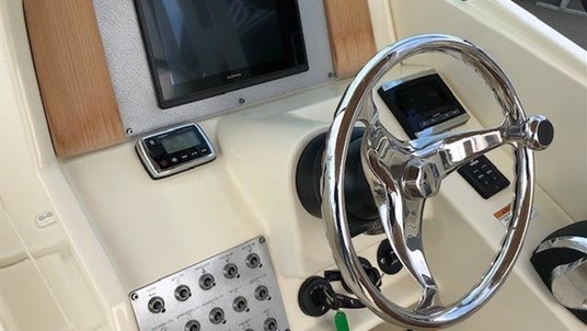 Chris-Craft Calypso 26