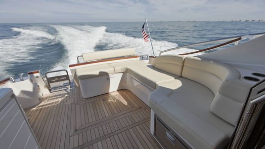 Chris-Craft Commander 44