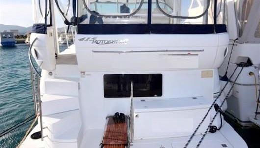 Cruisers Yachts 415 express