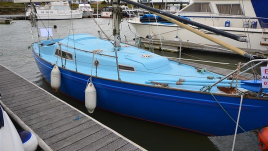 Marcon cutlass 27