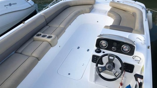 Hurricane 201 sun deck