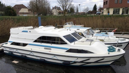 Crownline cruiser 36 clipper