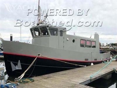 Converted tug liveaboard