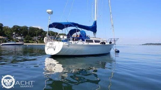Islander bahama 30