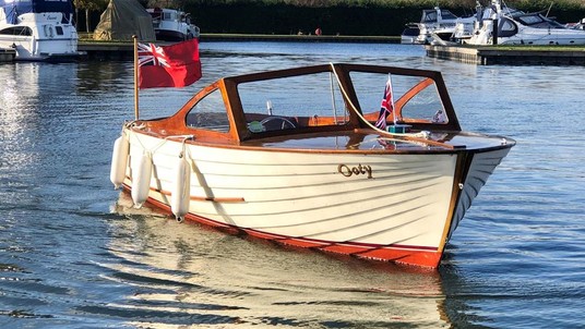 Motor yacht flying finn 17