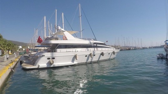 Custom motor yacht san lorenzo copy