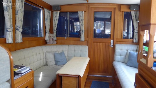 Grand Soleil banks 32 sedan
