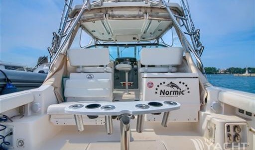 Pursuit 3400 offshore