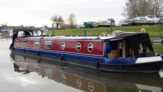 Amber boats amsterdam cruiser style wide beam barge