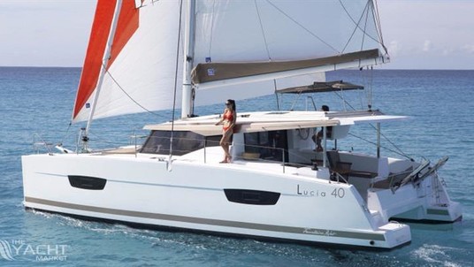 Fountaine pajot 40