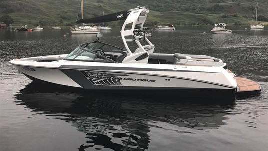 Nautique 230