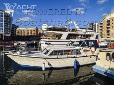 Moonraker 36 with london mooring