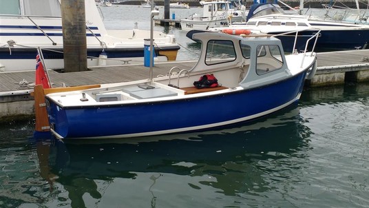 Plymouth pilot 18 with cuddy