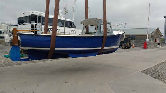 Plymouth pilot 18 with cuddy