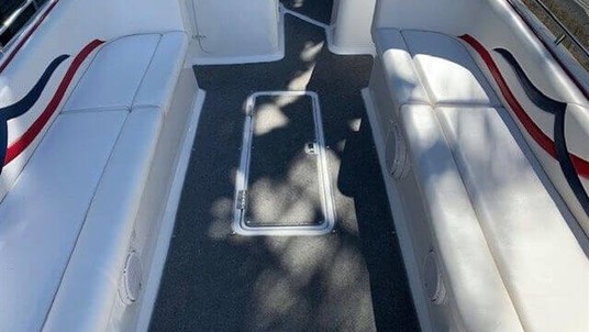 Hallett 285 party cruiser