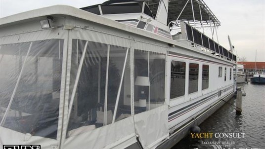 Stardust cruiser houseboat
