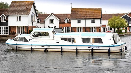 Alpha Marine Group 42