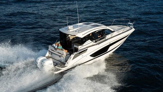 Four Winns Vista 355 Coupe