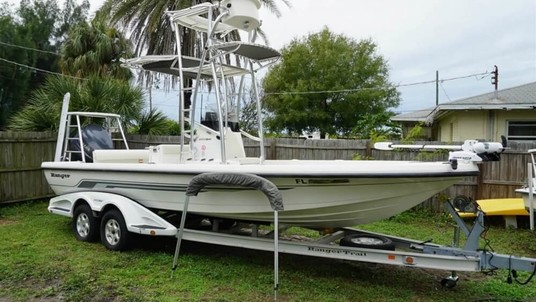 Ranger boats 2400 bay