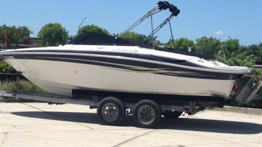 Four Winns Horizon 210