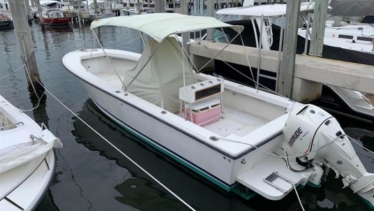 Intrepid 26 center console