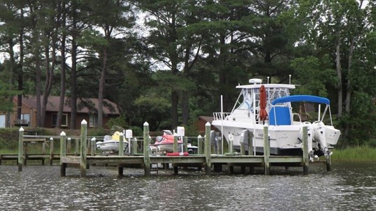 Pro-line 2950 mid cabin