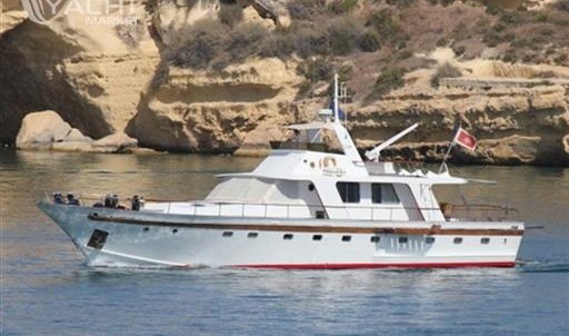 Wooden hulled twin screw motor yacht wooden hull