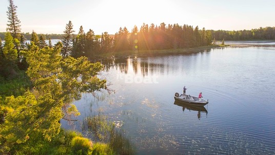 Crestliner 1600 Vision