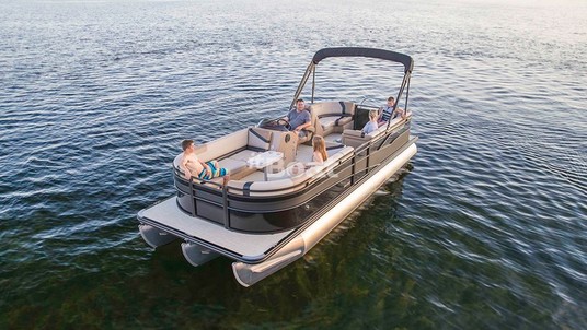 Crestliner 240 Rally