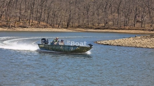 Crestliner 18 Ambush