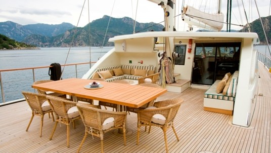 Sailing Nour
