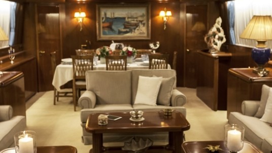 Falcon Yachts Apanemia