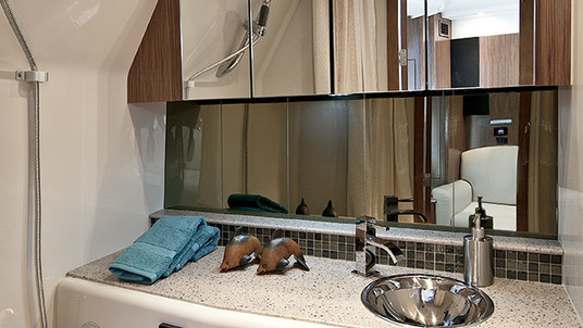 Cruisers Yachts 35 Express