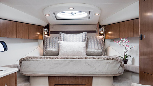 Cruisers Yachts 35 Express