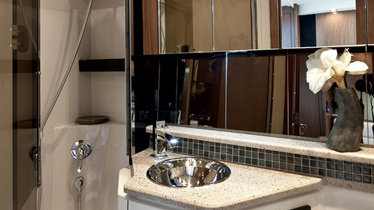 Cruisers Yachts 38 Express