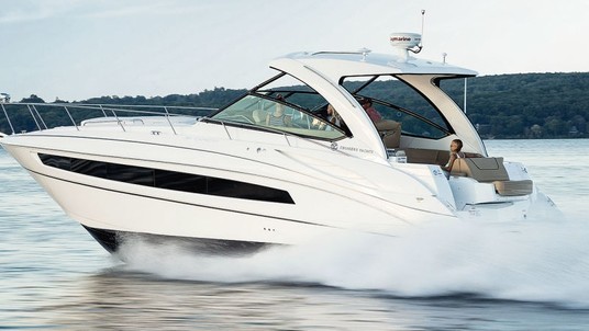 Cruisers Yachts 38 Express