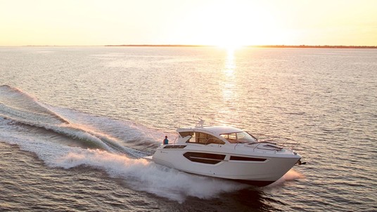 Cruisers Yachts 42 Cantius