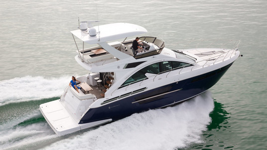 Cruisers Yachts 54 Fly