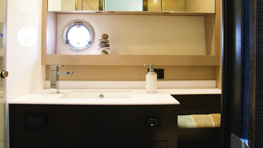 Cruisers Yachts 54 Cantius