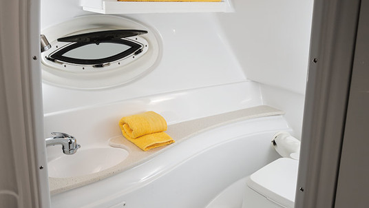 Cruisers Yachts 258 Bow Rider