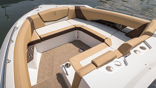Cruisers Yachts 338 Bow Rider