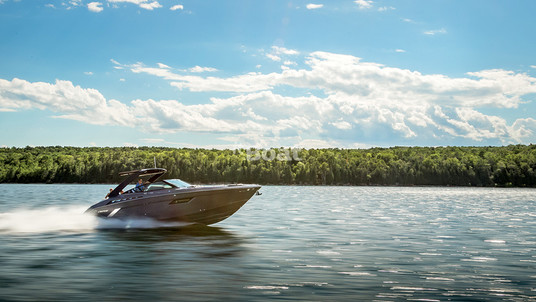 Cruisers Yachts 338 South Beach Edition - Bow Rider