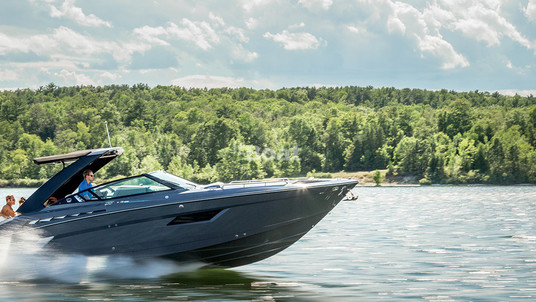 Cruisers Yachts 338 South Beach Edition - Bow Rider
