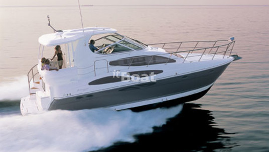 Cruisers Yachts 415 Express Motoryacht