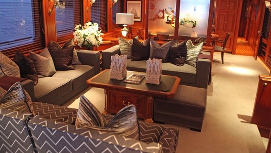 Amels Blue Attraction