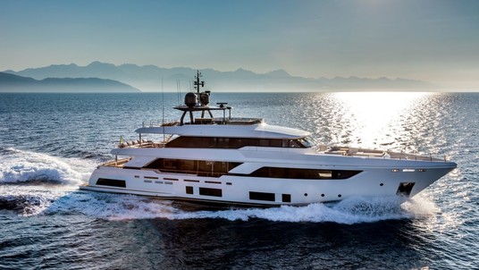Custom Line Navetta 37