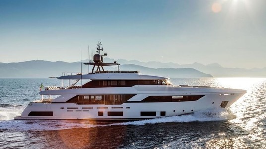 Custom Line Navetta 37