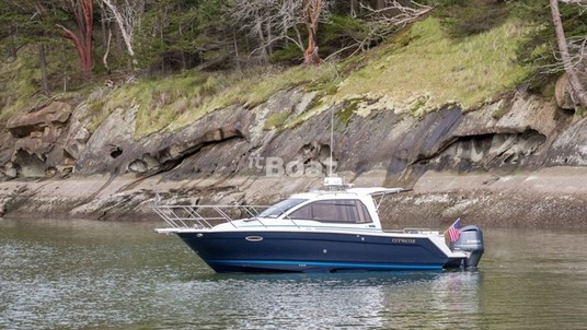 Cutwater C-242 Coupe